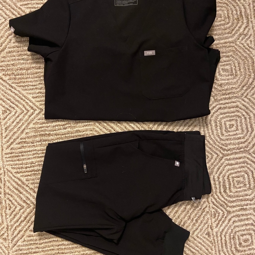 Figs scrubs